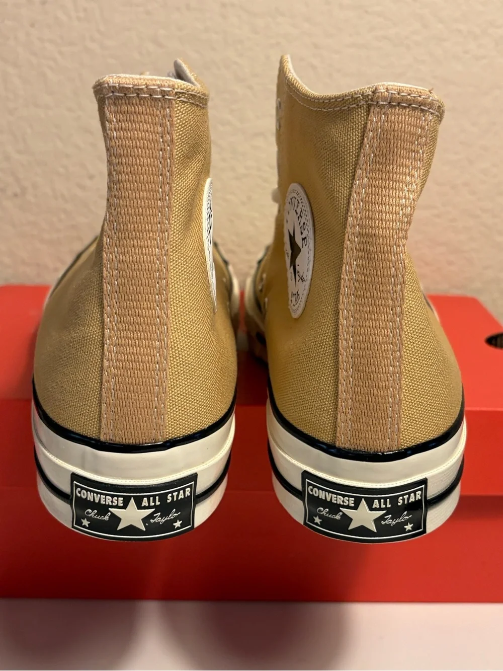 Converse item description